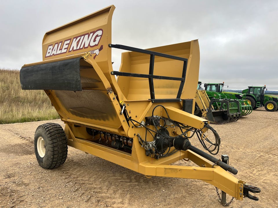 Bale King 8200