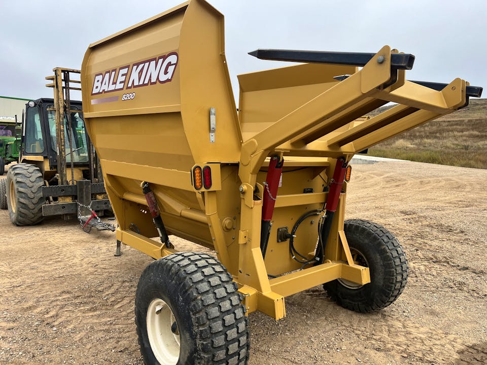 Bale King 8200