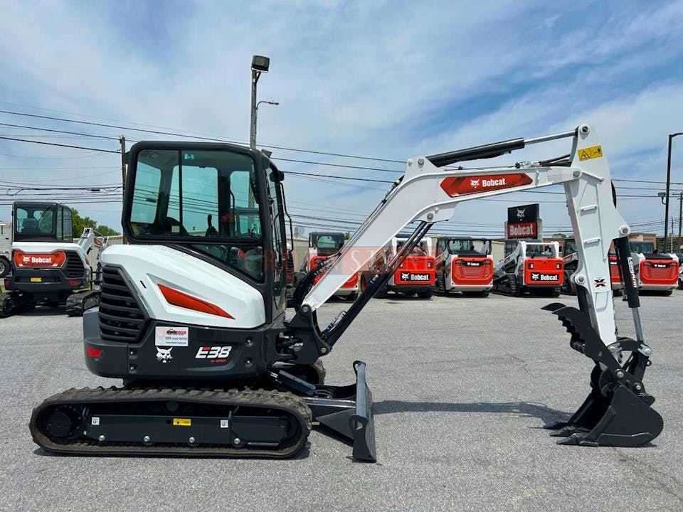 Bobcat E38