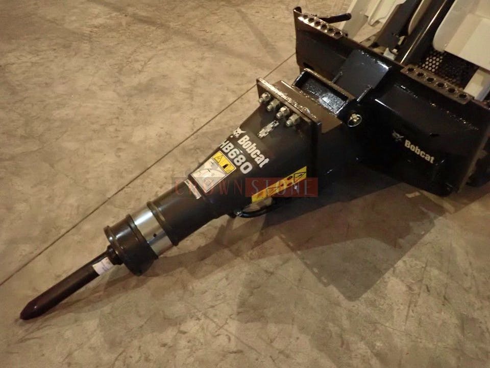 Bobcat HB680