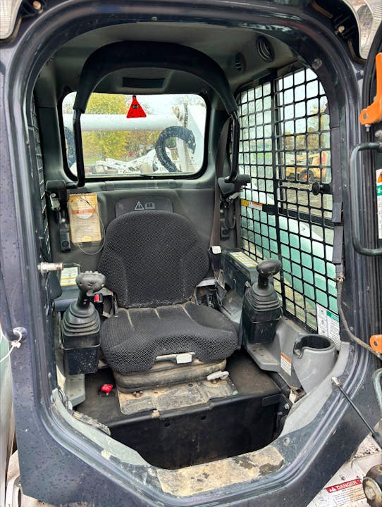 Bobcat T870