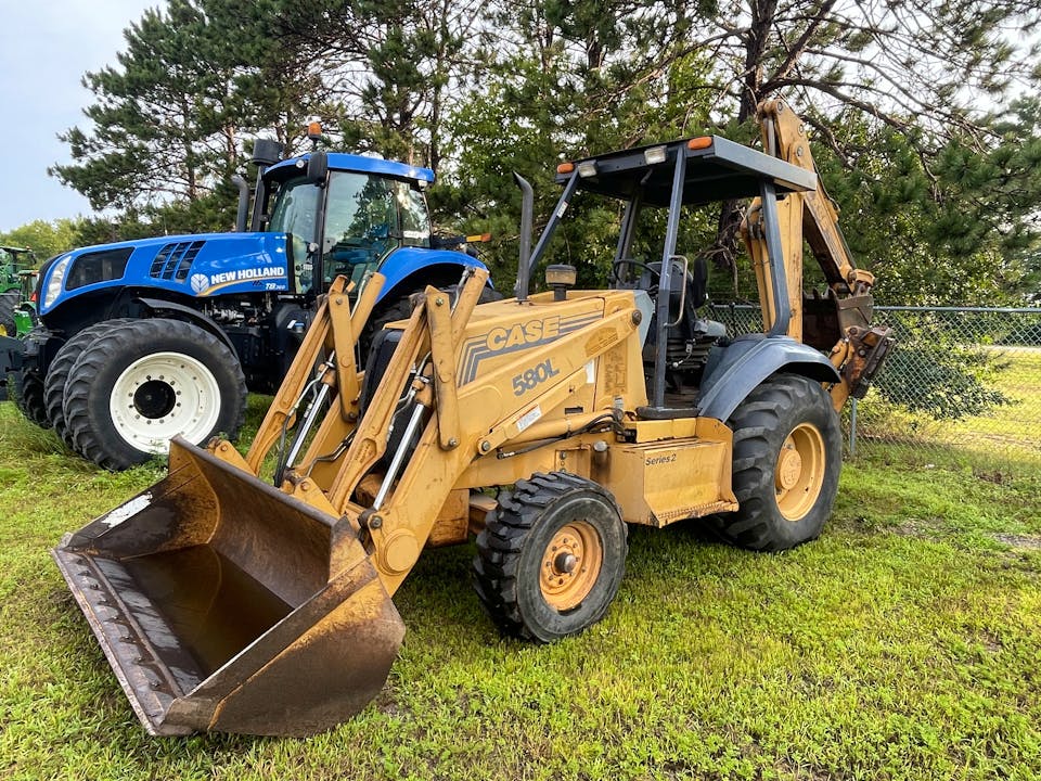 Case 580L