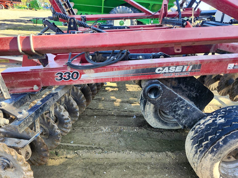 Case IH 330
