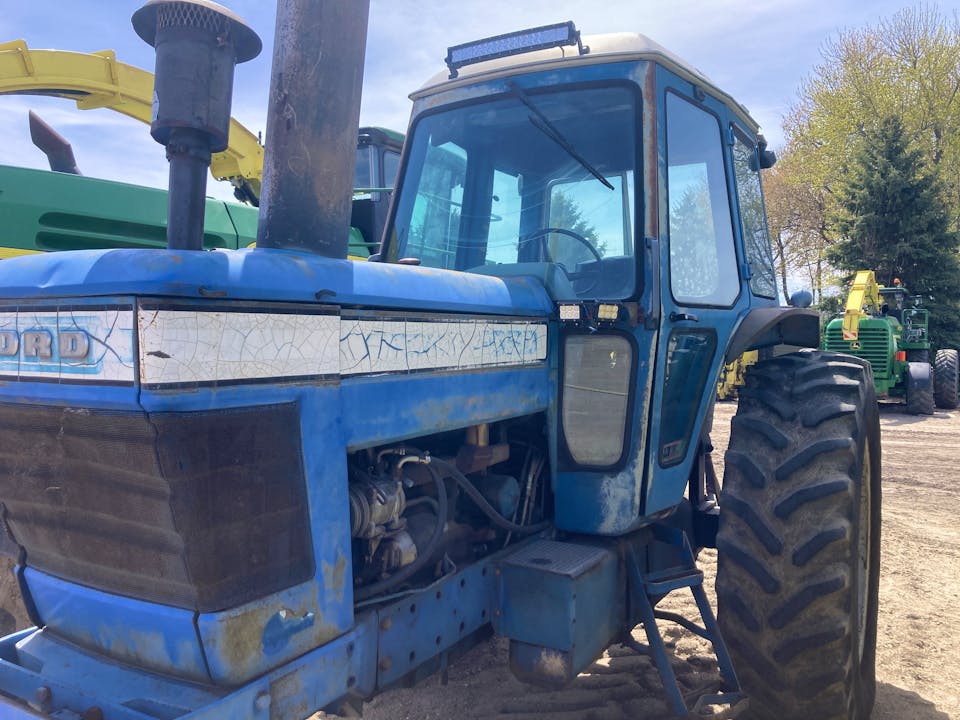 Ford 8700