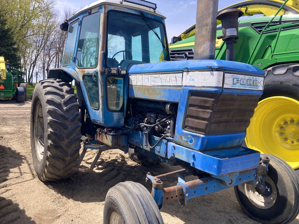 Ford 8700