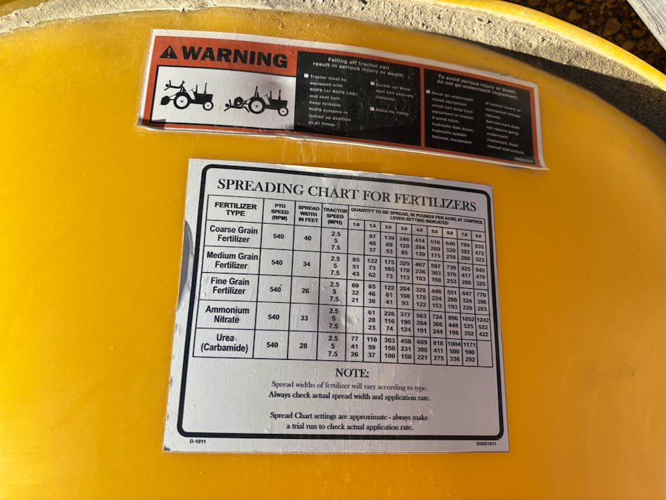 Frontier SS3067B Broadcast Spreader