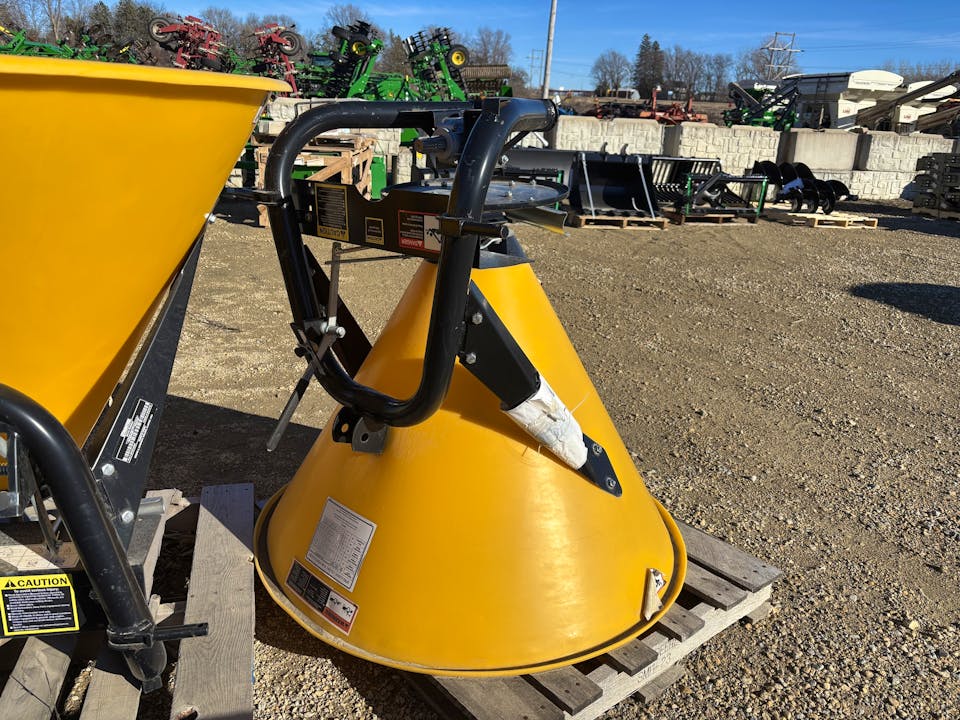 Frontier SS3067B Broadcast Spreader