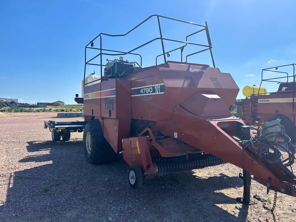 Hesston 4790