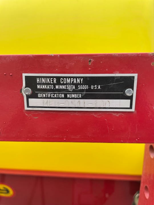 Hiniker 300 Gal 30ft Sprayer