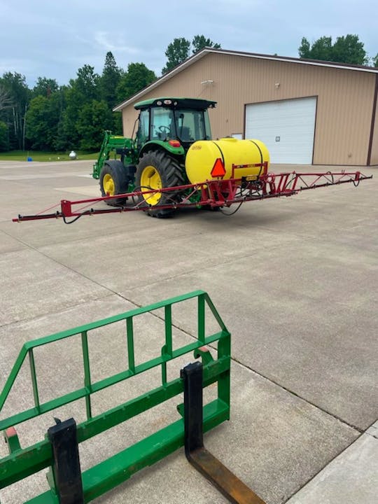 Hiniker 300 Gal 30ft Sprayer