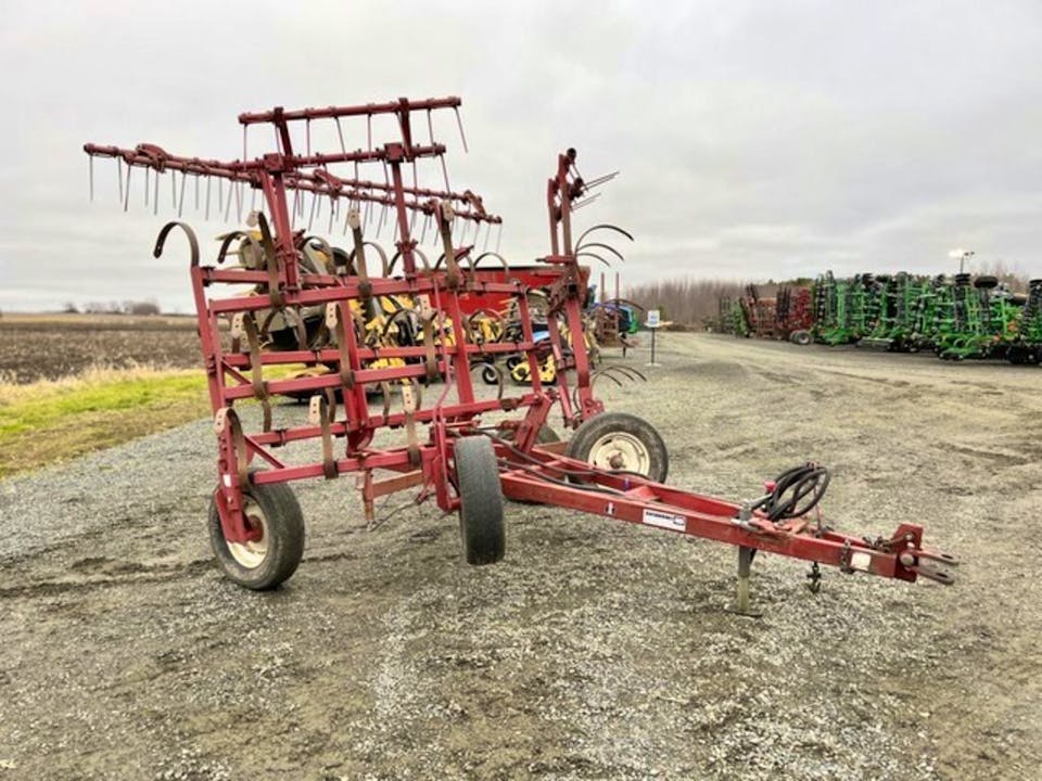 International Harvester 352
