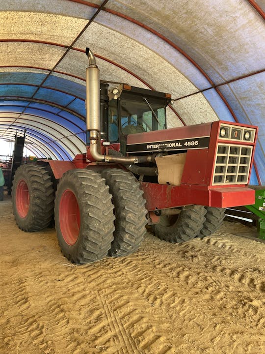 International Harvester 4586