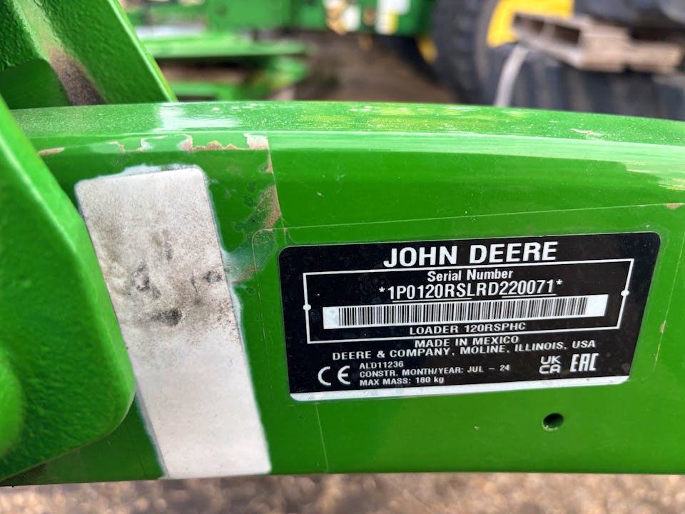 John Deere 120r