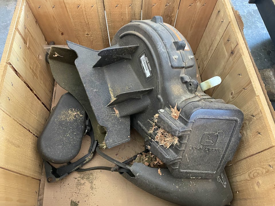John Deere 2-BAG BAGGER & POWER FLOW