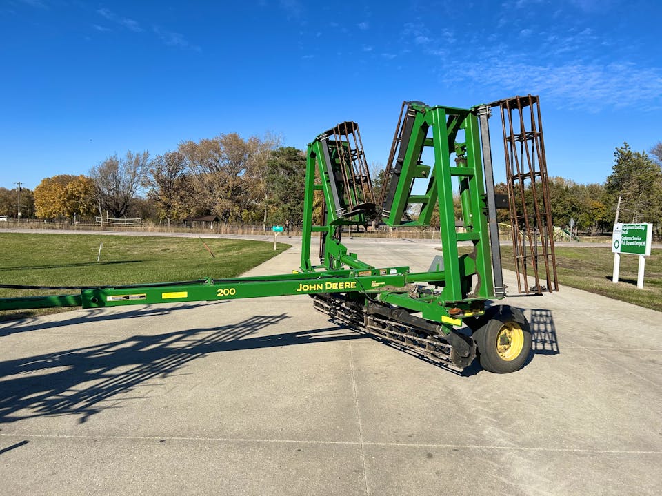 John Deere 200