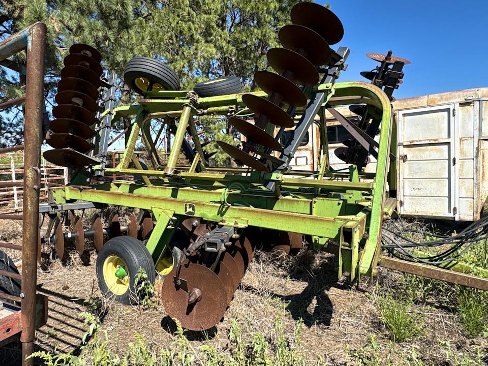 John Deere 230