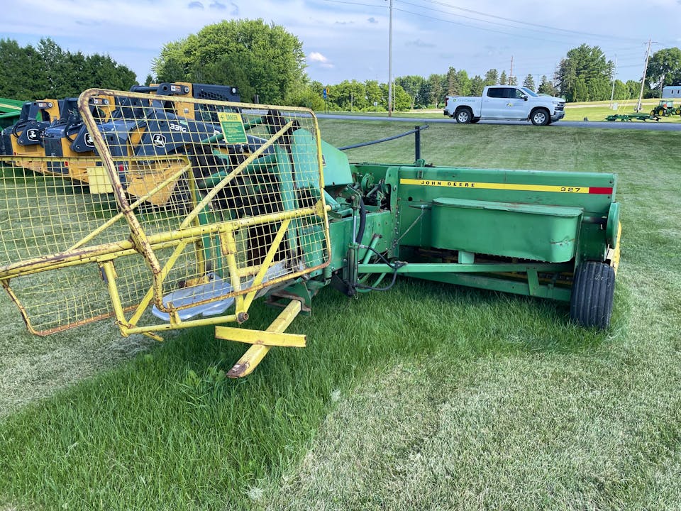 John Deere 327