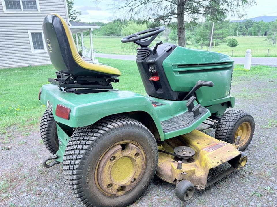 John Deere 345