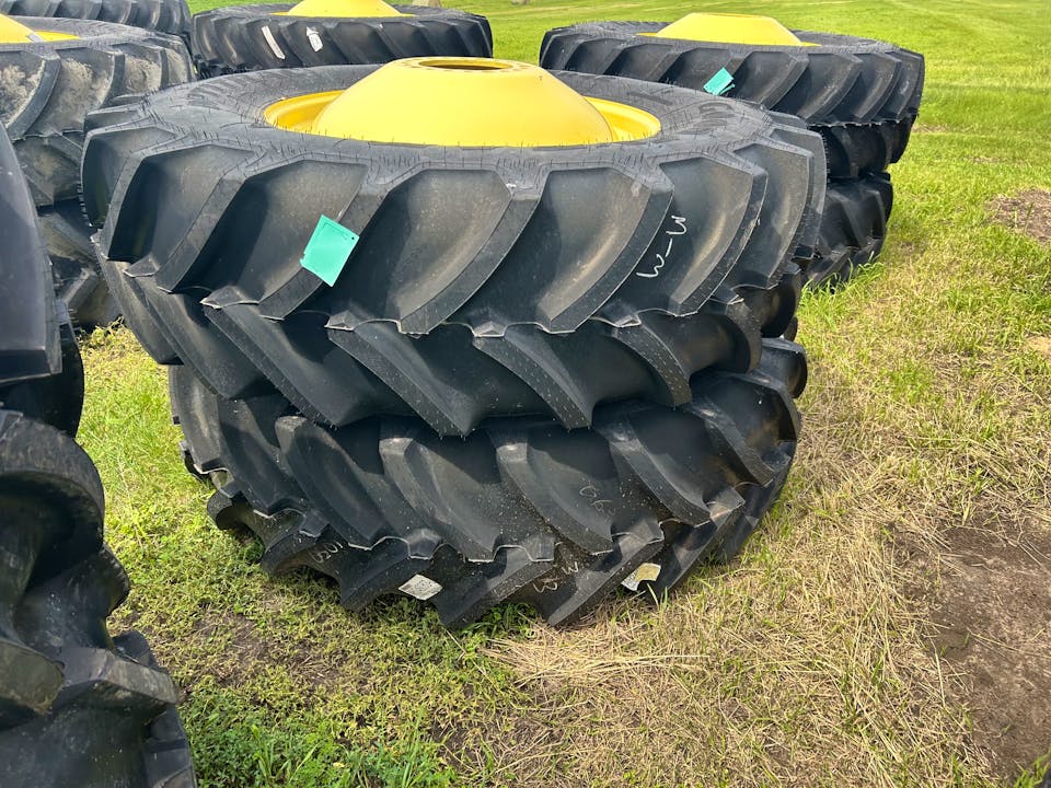 John Deere 580/85R and 750/60R30