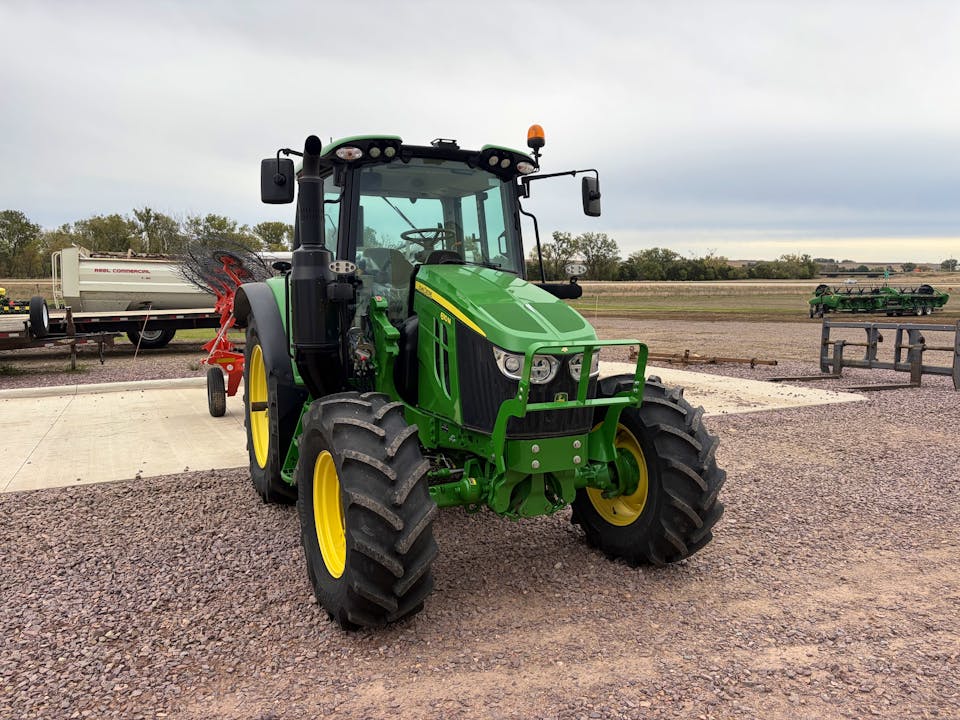 John Deere 6110M