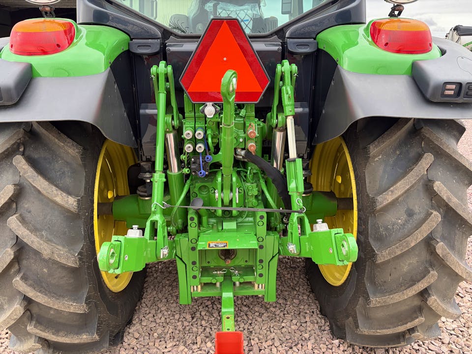 John Deere 6110M