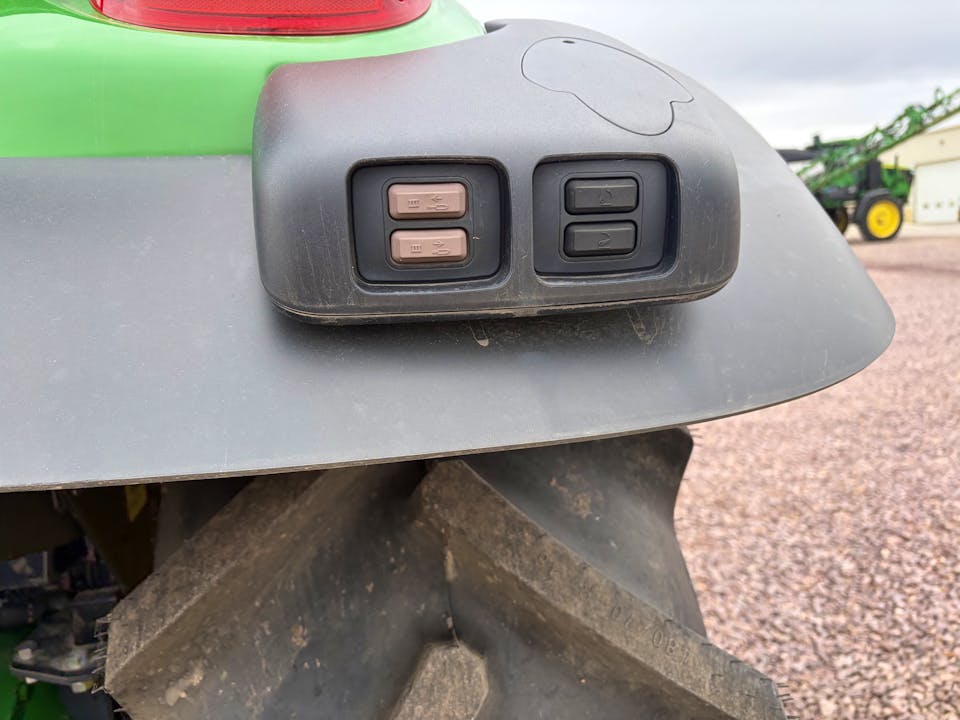 John Deere 6110M
