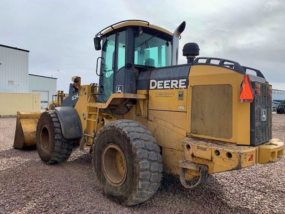John Deere 624J