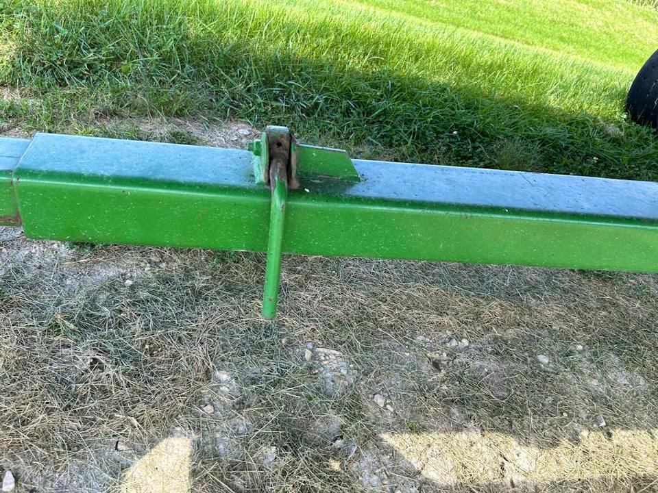John Deere 680
