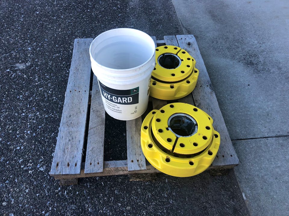 John Deere 7000 series Hubs
