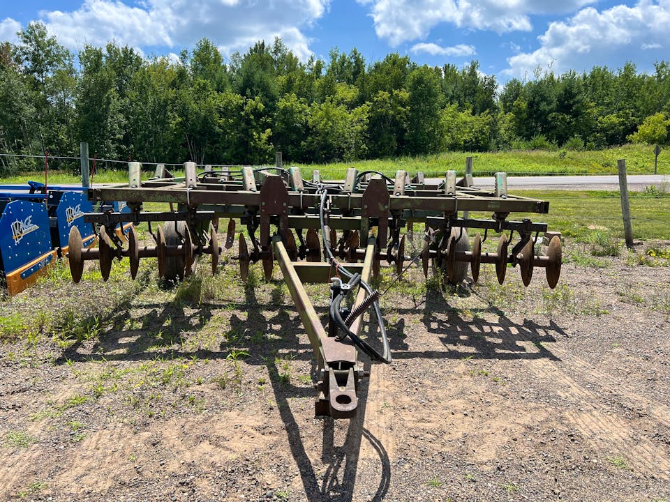 John Deere 712