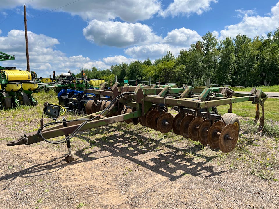 John Deere 712