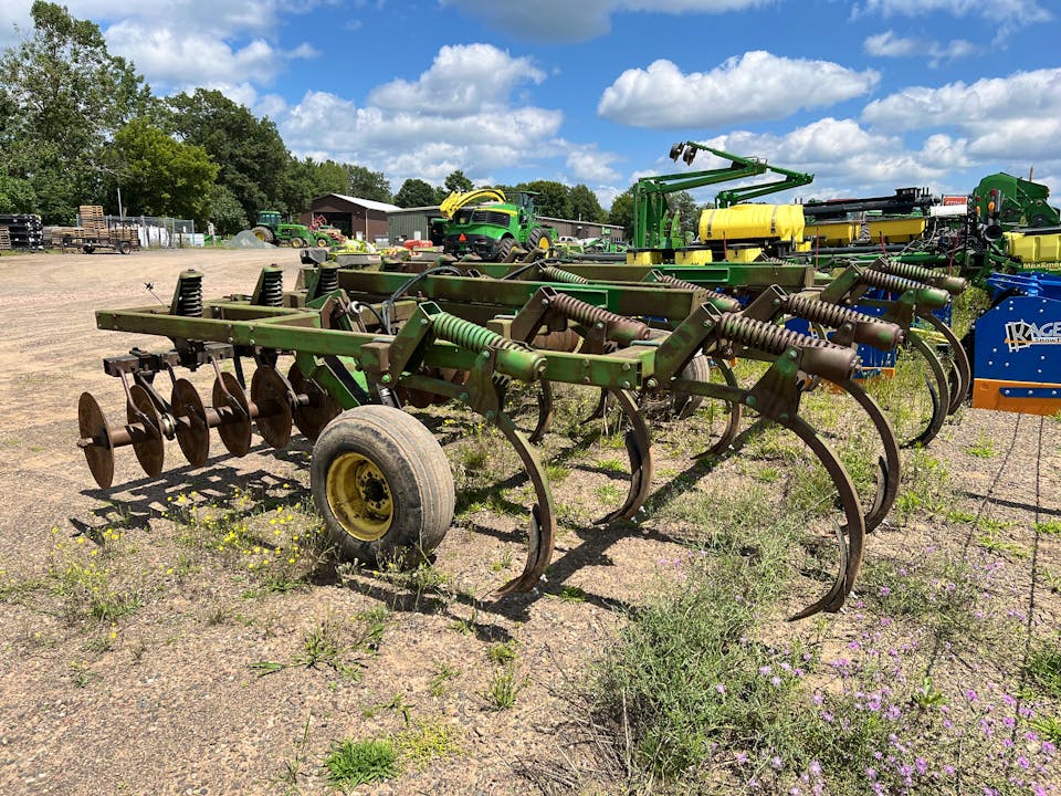 John Deere 712