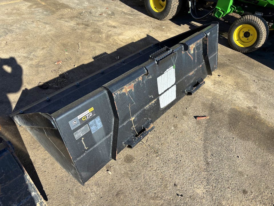 John Deere 72" CONSTRUCTION BUCKET