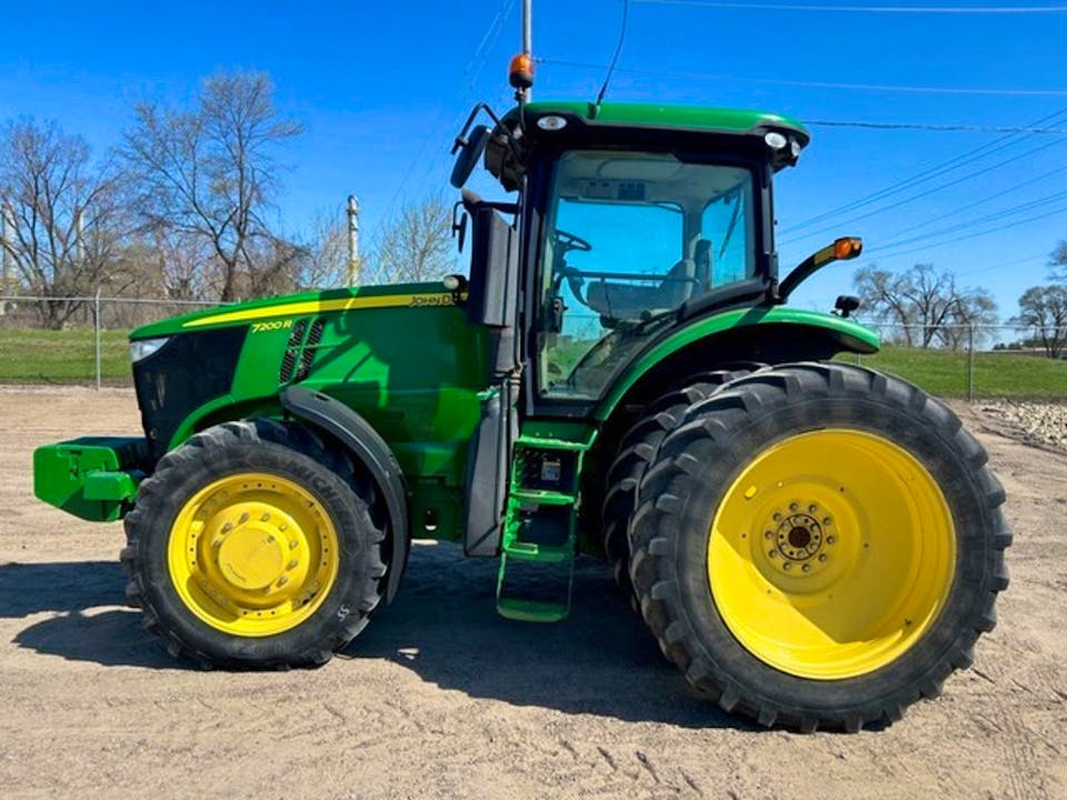 John Deere 7200R