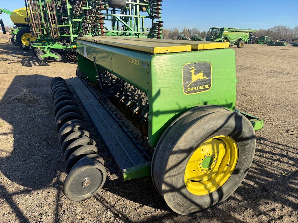 John Deere 8300