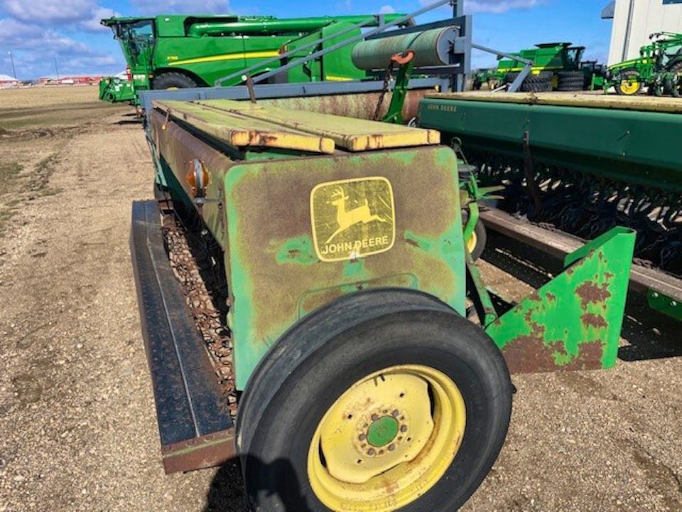 John Deere 8300