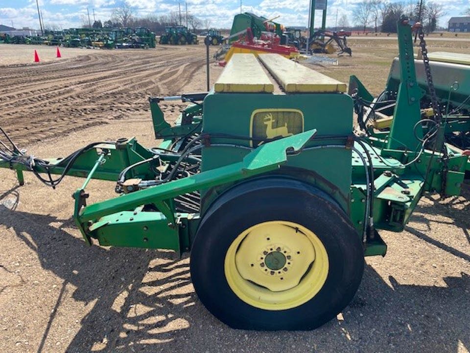 John Deere 8300
