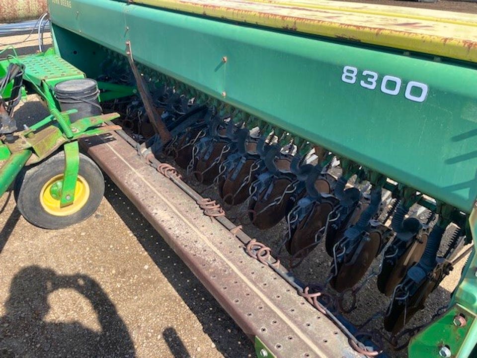 John Deere 8300