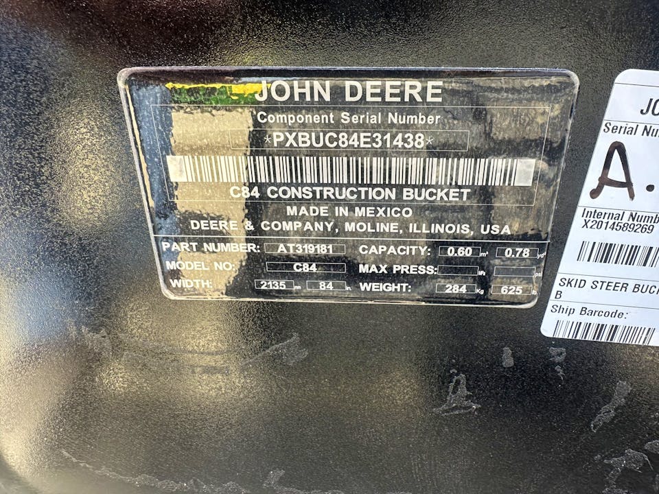 John Deere 84" HD Construction Bucket with Edge