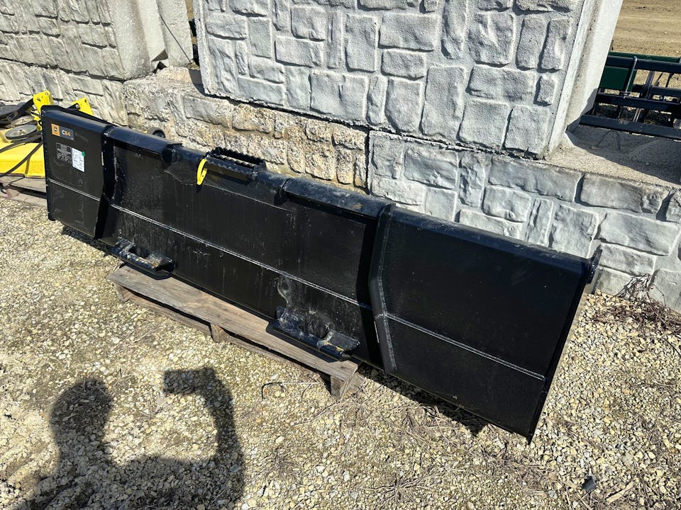 John Deere 84" HD Construction Bucket with Edge