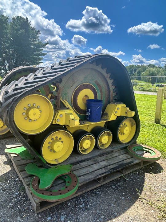 John Deere AXE40564 &565