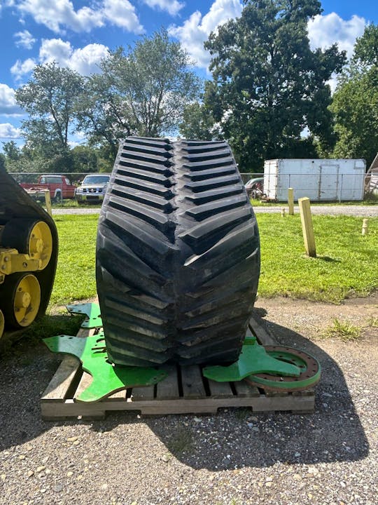 John Deere AXE40564 &565