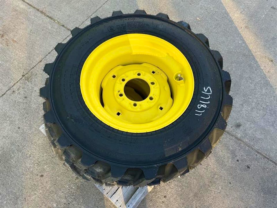 John Deere BLV10872 R4 Front Tires
