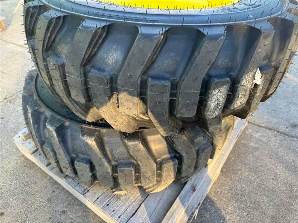 John Deere BLV10872 R4 Front Tires