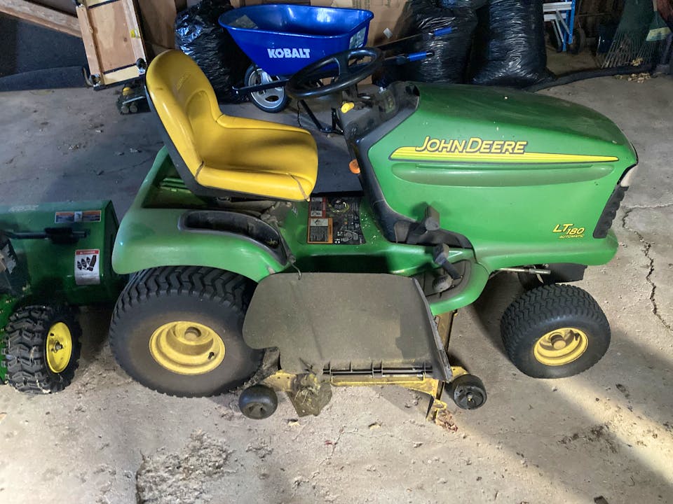 John Deere LT180