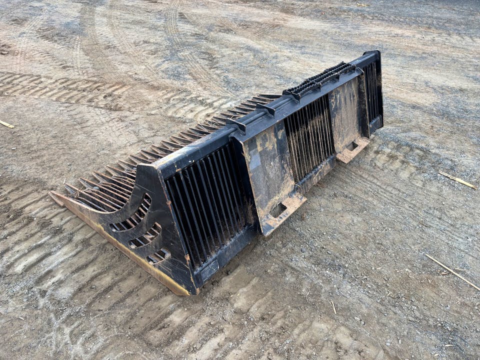 John Deere R75 rock bucket