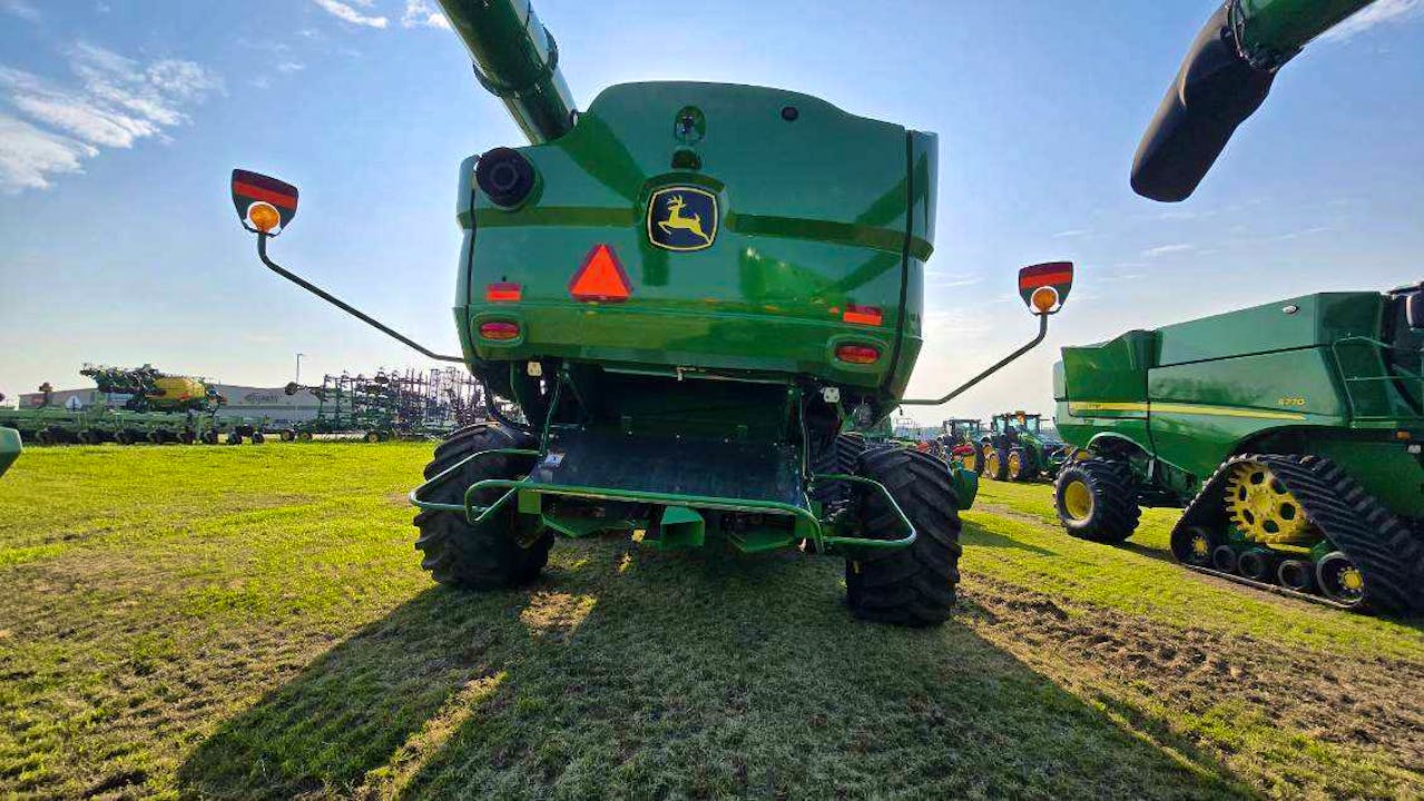 John Deere S790