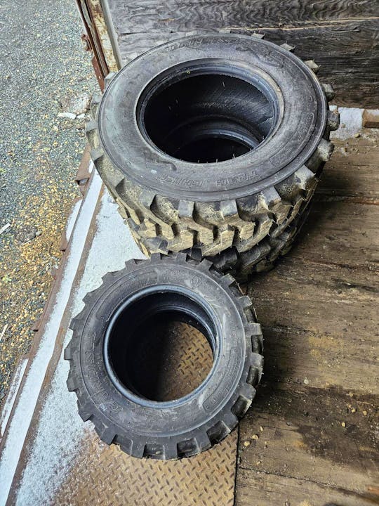 John Deere R4 2025R Tires