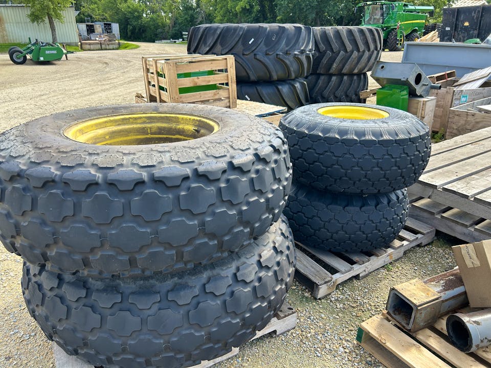 John Deere Turf tires