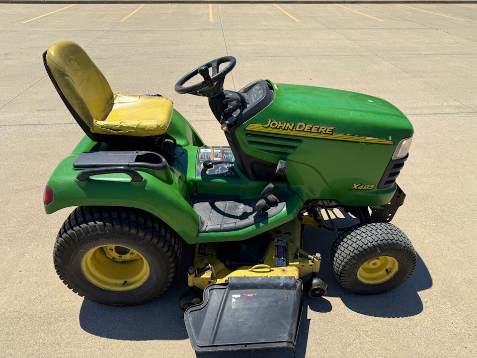 John Deere X485